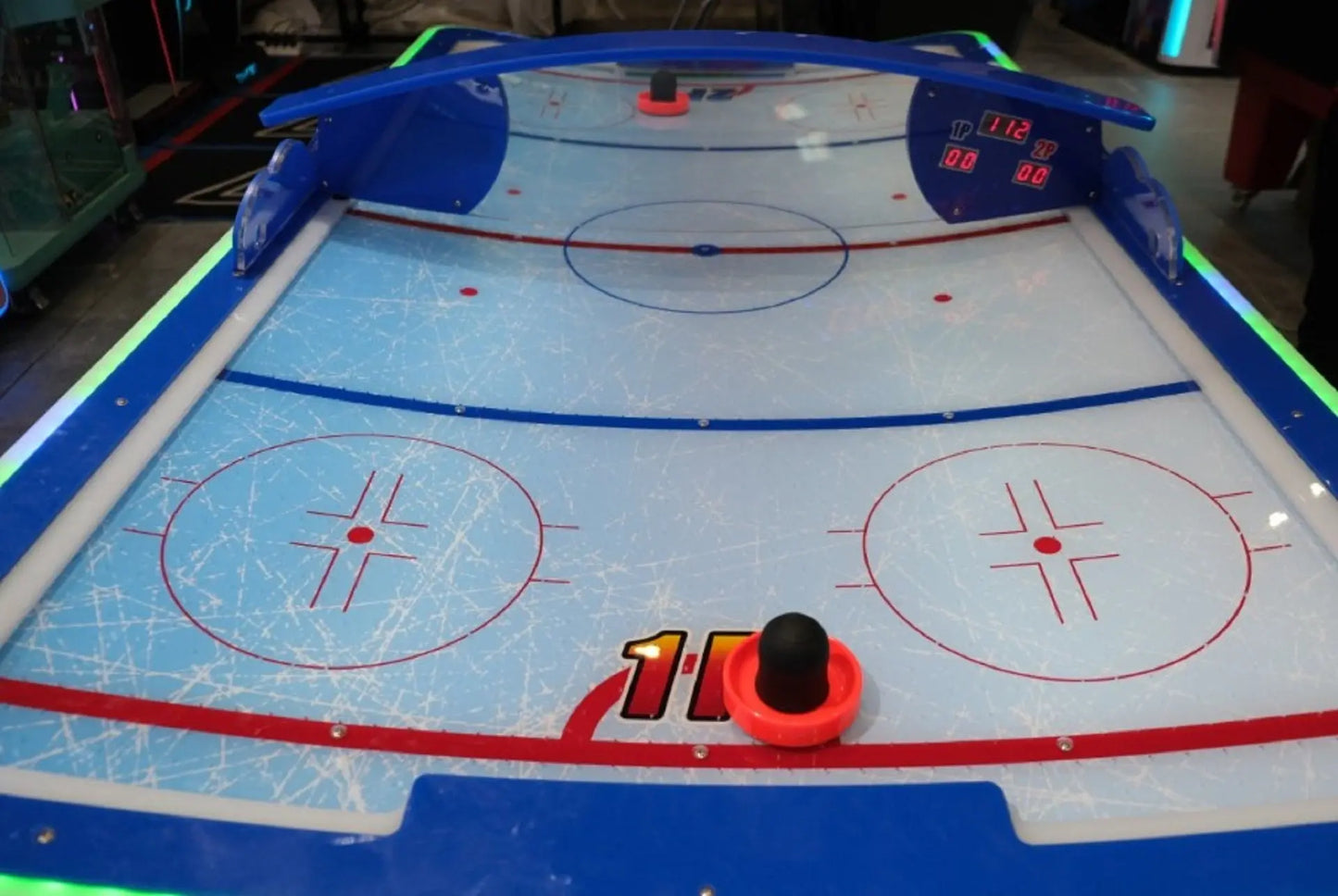 Curved-Surface-Air-Hockey-Amusement-Electronic-Coin-Operated-Arcade-Game-Machine-Classic-Sport-Air-Hockey-Table-For-Sale-Tomy-Arcade
